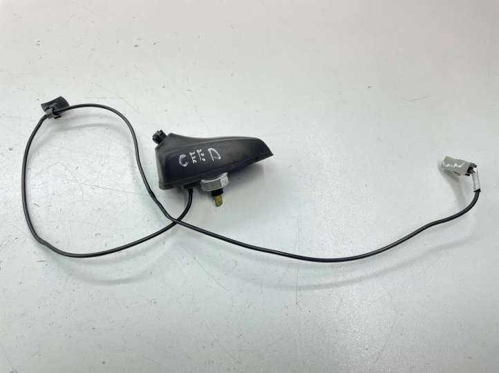 V305316C KIA Ceed Radio antena