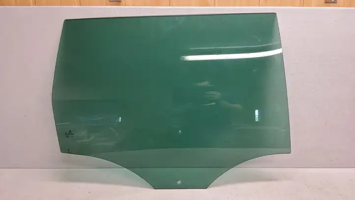 Volkswagen PASSAT B6 (2005 - 2010)   Основное стекло задних дверей