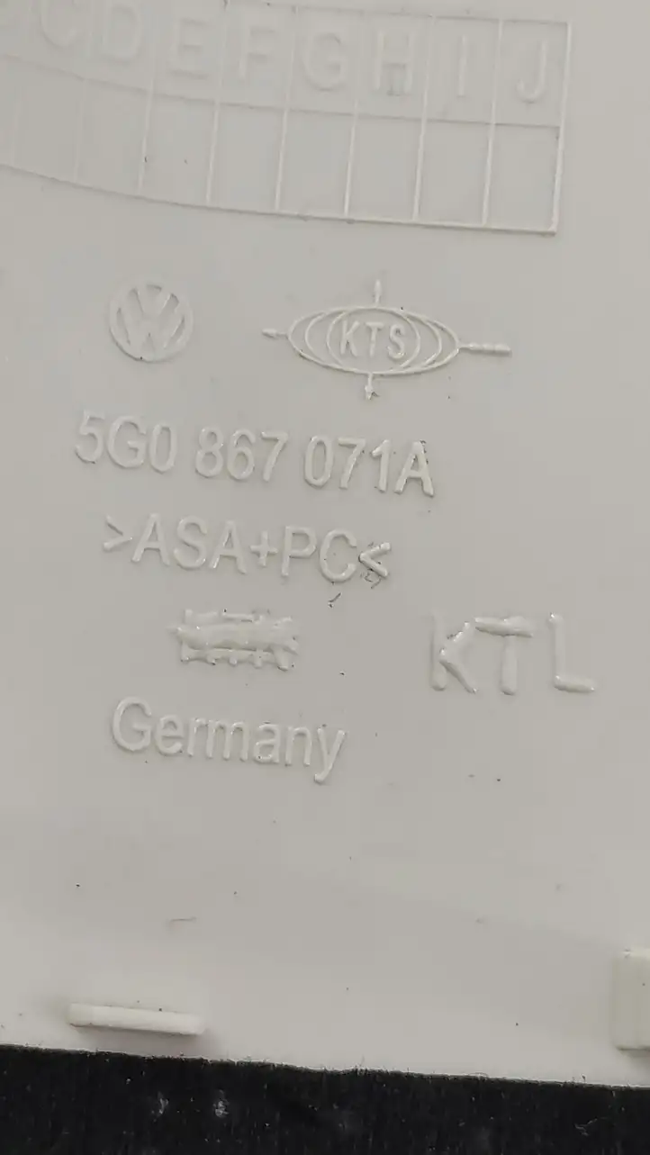 Volkswagen PASSAT B8 (2015 - ) 5G0867071A Прочие детали салона — фото 2