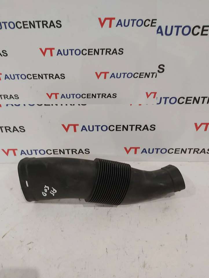 BMW X5 F15 (2013 - 2017)  13718509068 Часть воздушного канала воздушного микрофильтра