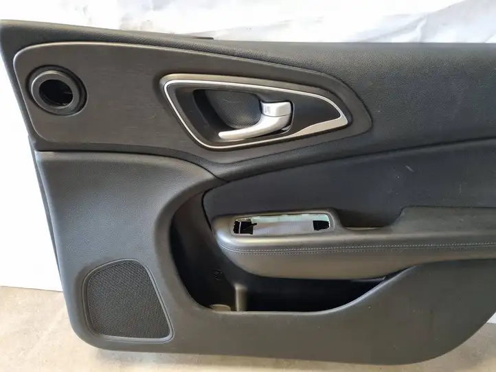 Chrysler 200 (2015 - ) 5MC30DX9AB Обшивка передней двери — фото 3