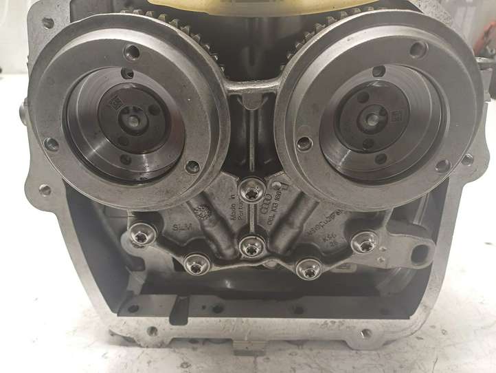 Audi SQ5 (2017 - )  06L103475L Головка