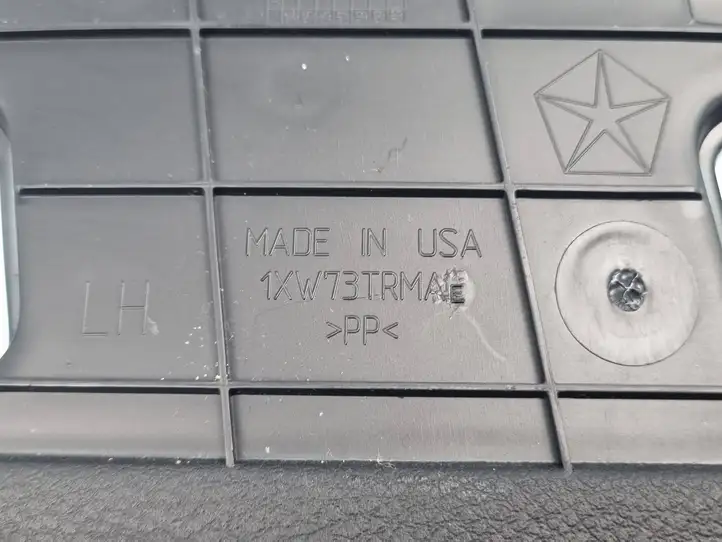 Chrysler 200 (2015 - ) 1XW73TRMAE Нижняя обшивка стойки B — фото 4