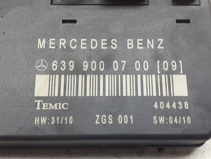 Mercedes-Benz Vito Viano W639 (2010 - 2015) 6399000700 Блок предохранителей — фото 3