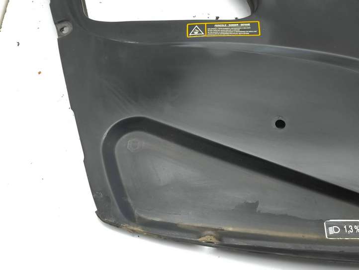 Maserati Quattroporte (2003 - 2008)  067065000 Накладка замка капота