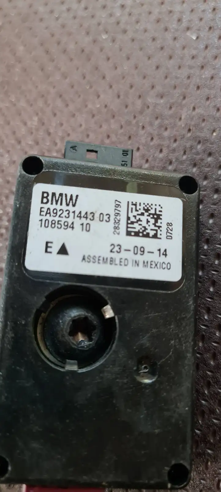 BMW 3 F30 F35 F31 (2012 - 2018) 9231443 Фильтр антенны — фото 3