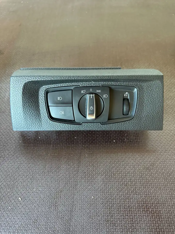 BMW 3 F30 F35 F31 (2012 - 2018) 9265303 Включатель фонарей — фото 1