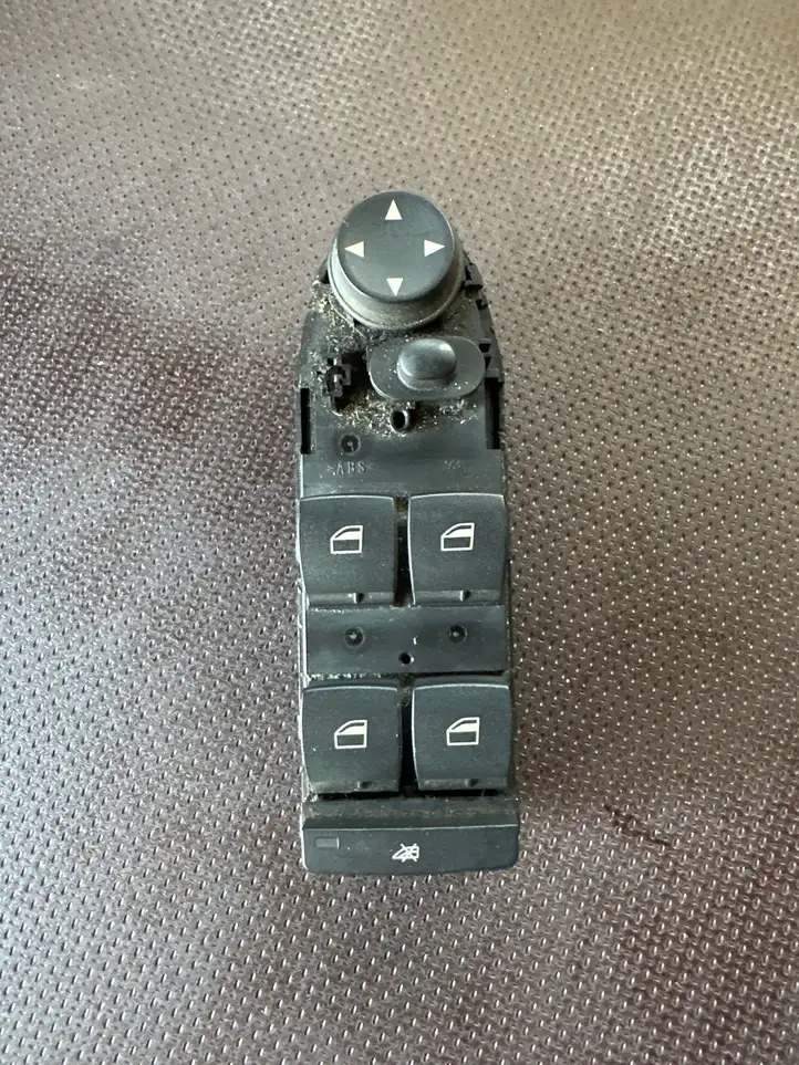 BMW 5 E60 E61 (2004 - 2010) 6951909 Кнопка стеклоподъемников — фото 1