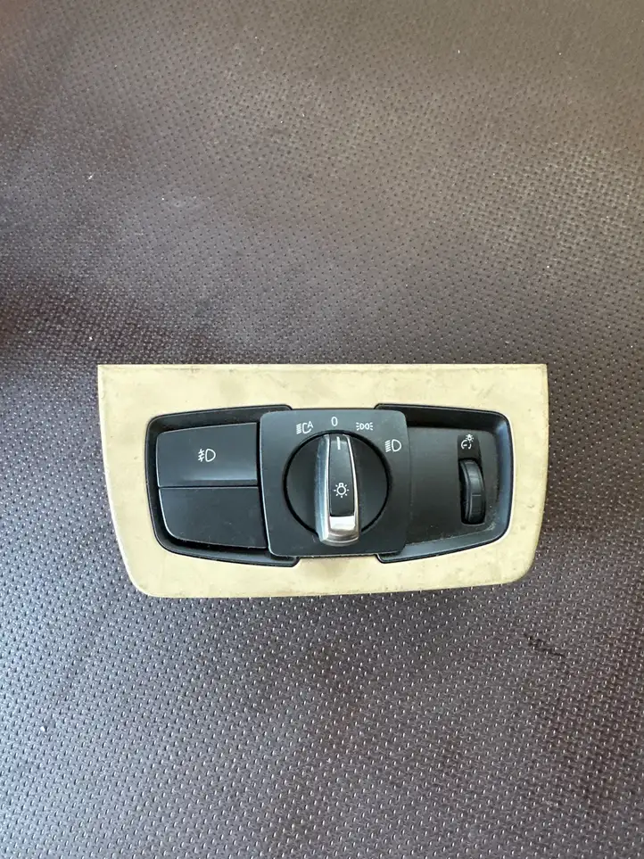 BMW 3 F30 F35 F31 (2012 - 2018) 9265297 Включатель фонарей — фото 1