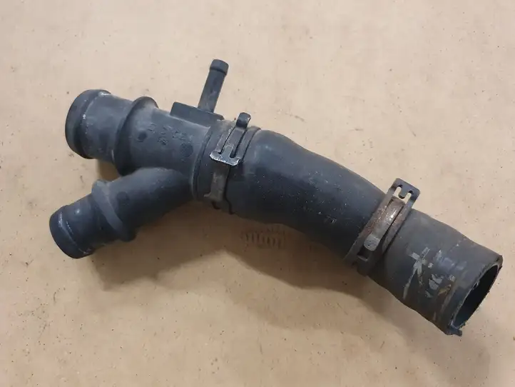 Volkswagen Golf V (2003 - 2009) 06F122101A Шланги системы охлаждения — фото 1