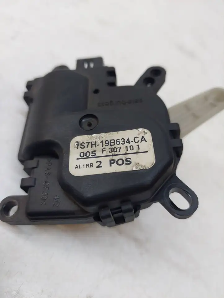 Ford Fiesta (2009 - 2012) 1S7H19B634CA Двигатель задвижки потока воздуха — фото 4