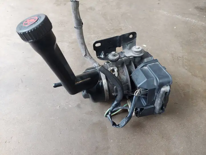 Citroen C4 I Picasso (2006 - 2013) 9673535980 Насос гидроусилителя руля — фото 1