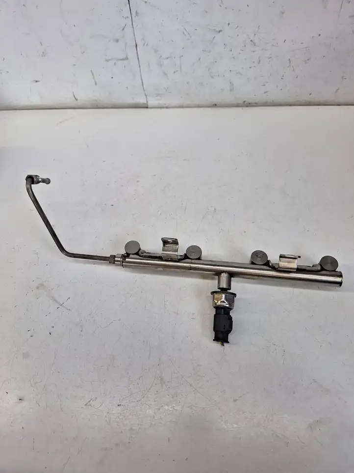 Citroen C4 I Picasso (2006 - 2013) V75283488006 Трубка топливной системы — фото 1