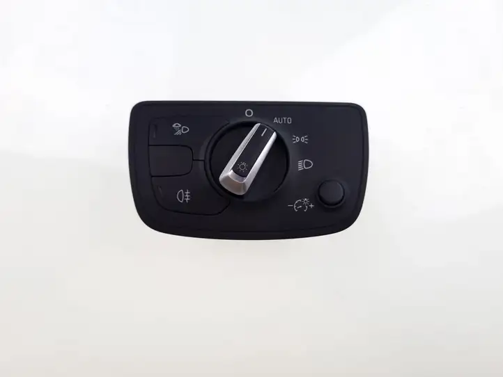 Audi A6 C7 (2011 - 2014) 4G0941531E Включатель фонарей — фото 1