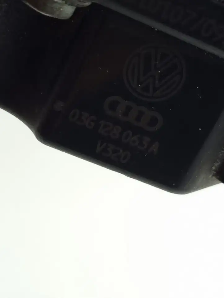 Volkswagen Touran I (2003 - 2010) 03G128063A Дроссельная заслонка — фото 3