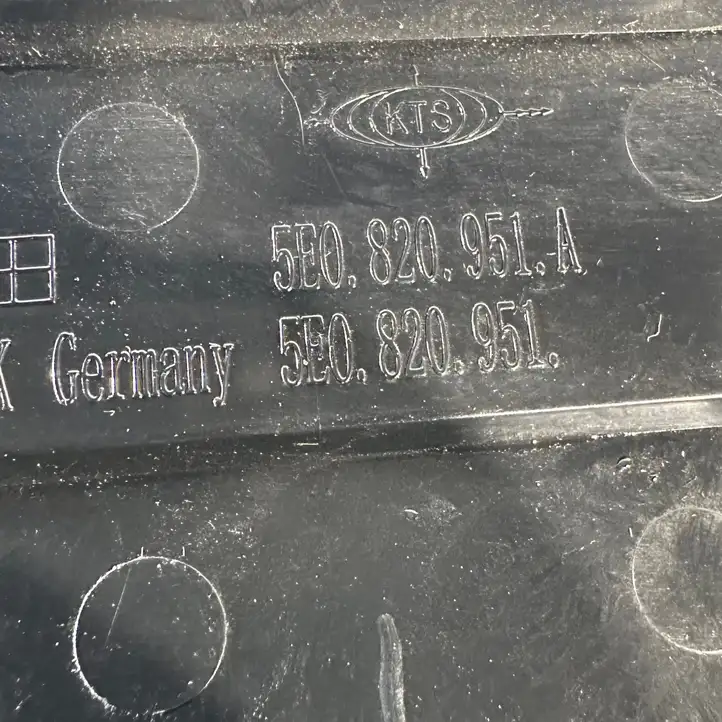 Skoda Octavia Mk3 (5E) (2013 - 2019) 5E0820951A Центральный воздушный дефлектор — фото 6