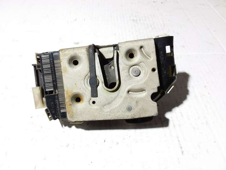 Dodge Caliber (2006 - 2012)  04589415AA Замок задней двери