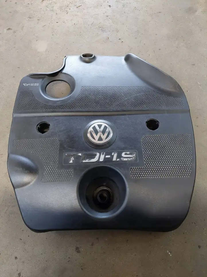 Volkswagen Golf IV (1998 - 2005) 038103925 Крышка двигателя декоративная — фото 1