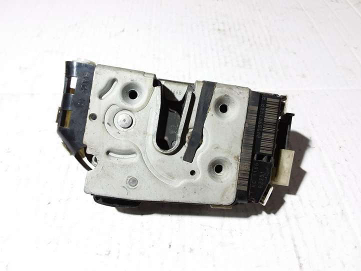 Dodge Caliber (2006 - 2012)  04589414AA Замок задней двери