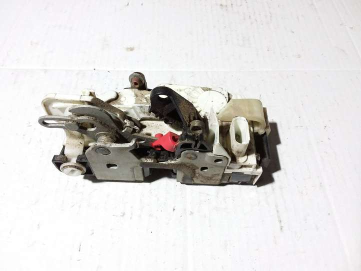 Dodge Caliber (2006 - 2012)  04589414AA Замок задней двери
