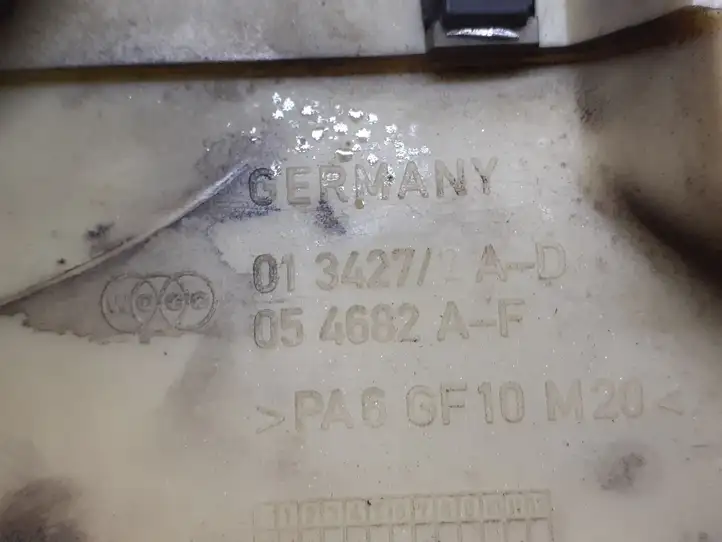 Audi A4 S4 B6 8E 8H (2000 - 2006) 054682A Крышка двигателя декоративная — фото 2