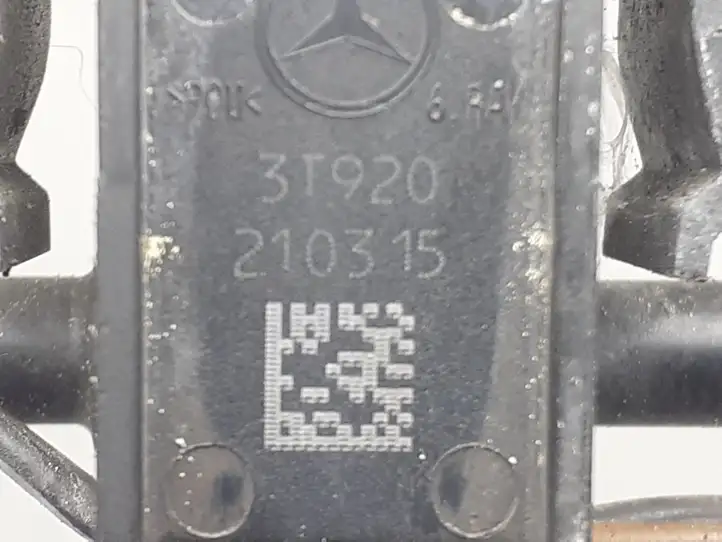 Mercedes-Benz E W212 (2009 - 2016) 3T920 Форсунка омывателя лобового стекла — фото 2