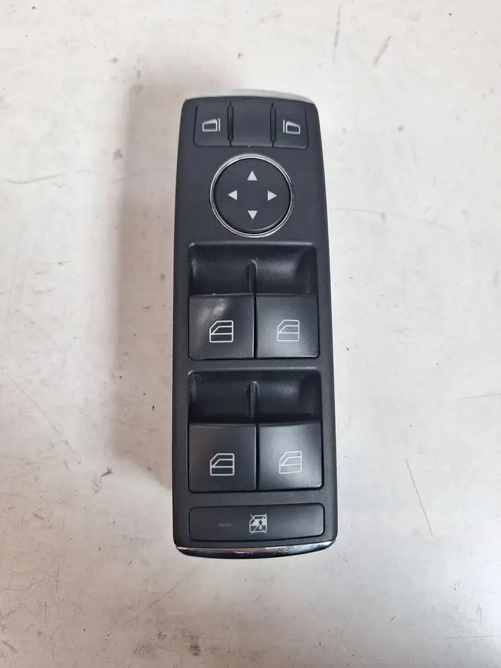 Mercedes-Benz C W204 (2007 - 2014) A2048700151 Блок кнопок стеклоподъемников — фото 1