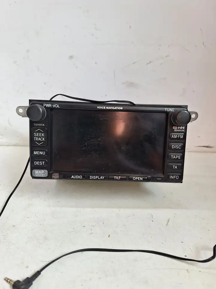 Toyota Corolla Verso E121 (2001 - 2004) 8612033420 Магнитола / мультимедийная система — фото 1