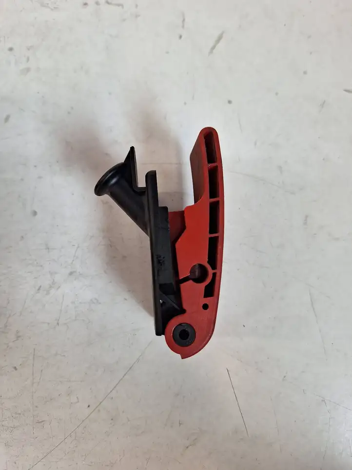 Mercedes-Benz C W204 (2007 - 2014) A1248800320 Ручка открытия капота — фото 4