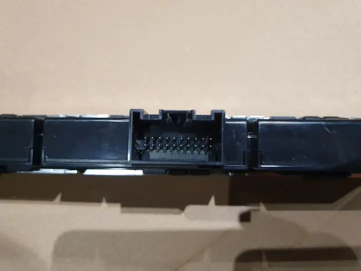 Audi A3/S3 8V (2012 - 2016) 8V0925301DB Блок кнопок на панели — фото 2