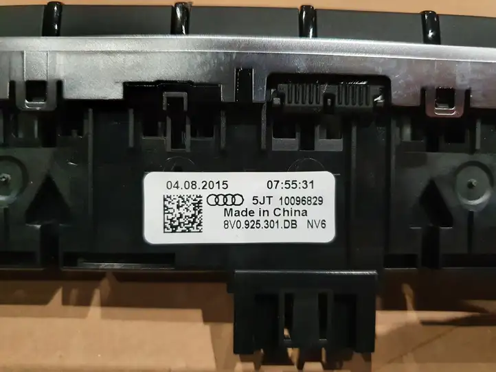 Audi A3/S3 8V (2012 - 2016) 8V0925301DB Блок кнопок на панели — фото 4