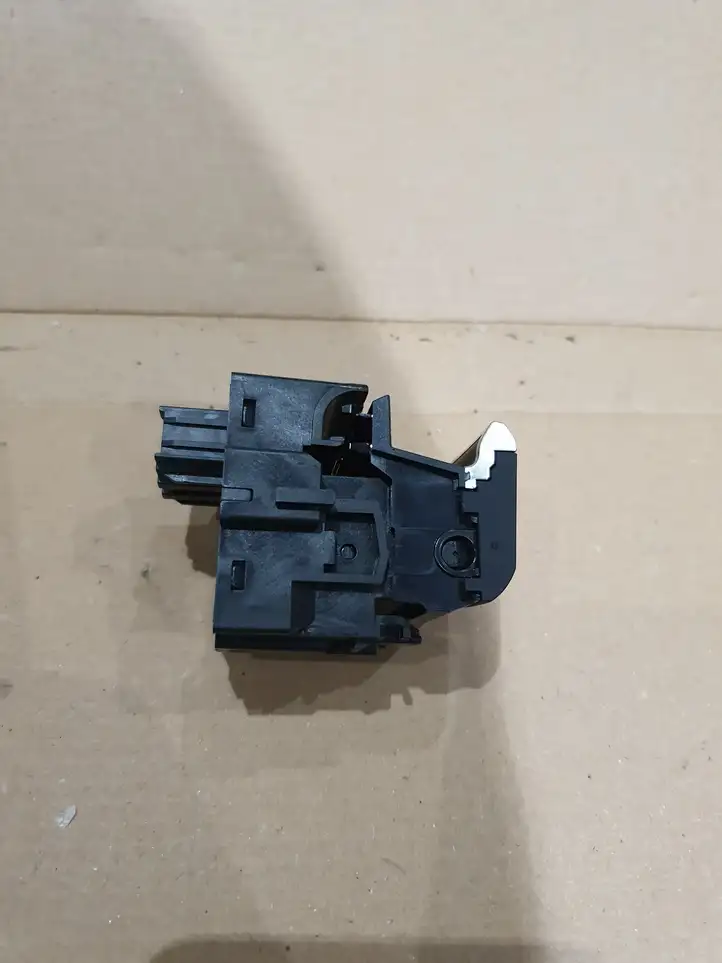 Audi A3/S3 8V (2012 - 2016) 8V2927225C Кнопка ручного тормоза — фото 2