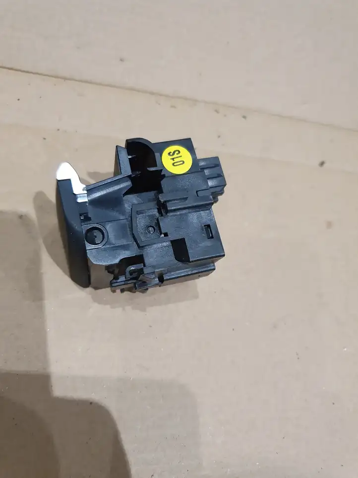 Audi A3/S3 8V (2012 - 2016) 8V2927225C Кнопка ручного тормоза — фото 3