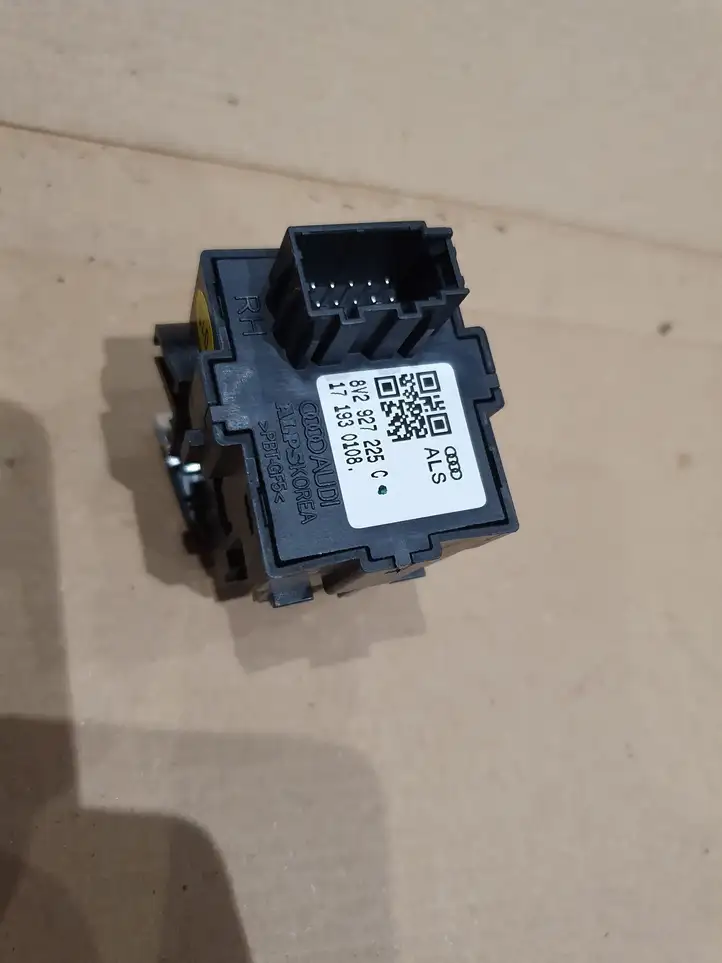 Audi A3/S3 8V (2012 - 2016) 8V2927225C Кнопка ручного тормоза — фото 4