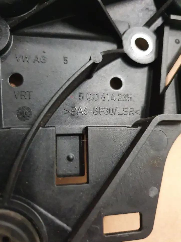 Audi A3/S3 8V (2012 - 2016) 5Q0614235 Кронштейн блока ABS — фото 2