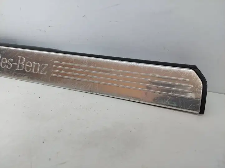 Mercedes-Benz S W221 (2005 - 2013) A2216800235 Внутренняя отделка переднего порога — фото 2
