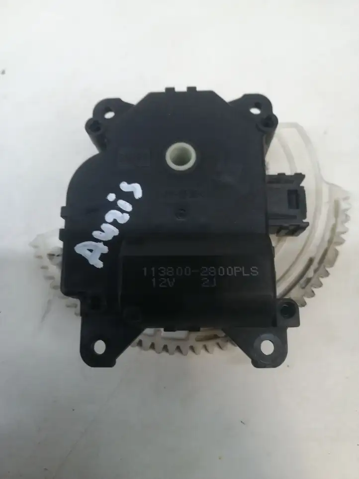 Toyota Auris 150 (2006 - 2012) 1138002800 Двигатель задвижки потока воздуха — фото 1