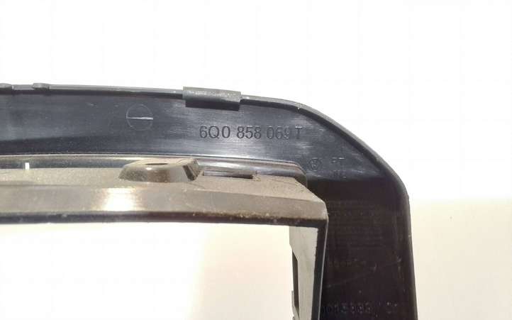 Volkswagen Polo (2005 - 2009)  6Q0858069T Отделочный щит панели (центральный)