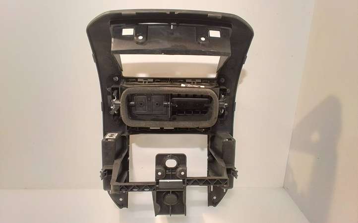 Volkswagen Polo (2005 - 2009)  6Q0858069T Отделочный щит панели (центральный)