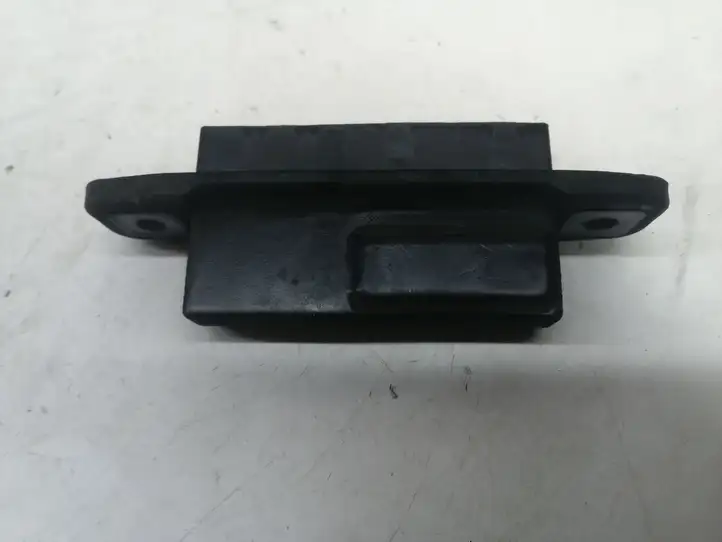 Toyota Auris 150 (2006 - 2012) 0504N73 Кнопка закрытия крышки багажника — фото 1