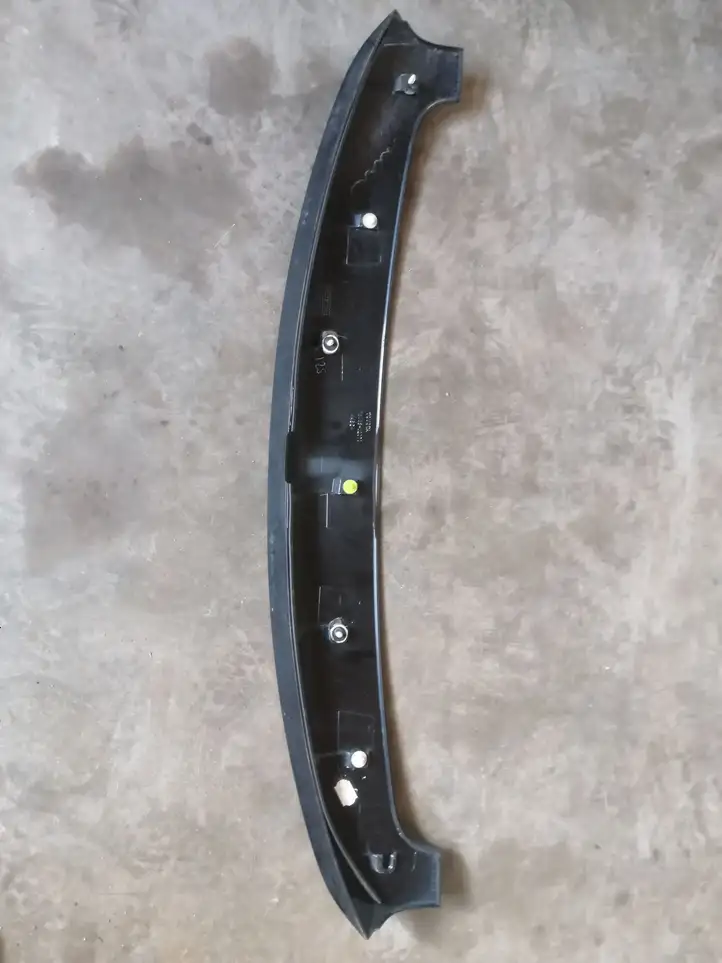 Toyota Auris 150 (2006 - 2012) 7608502070 Спойлер заднего стекла — фото 3