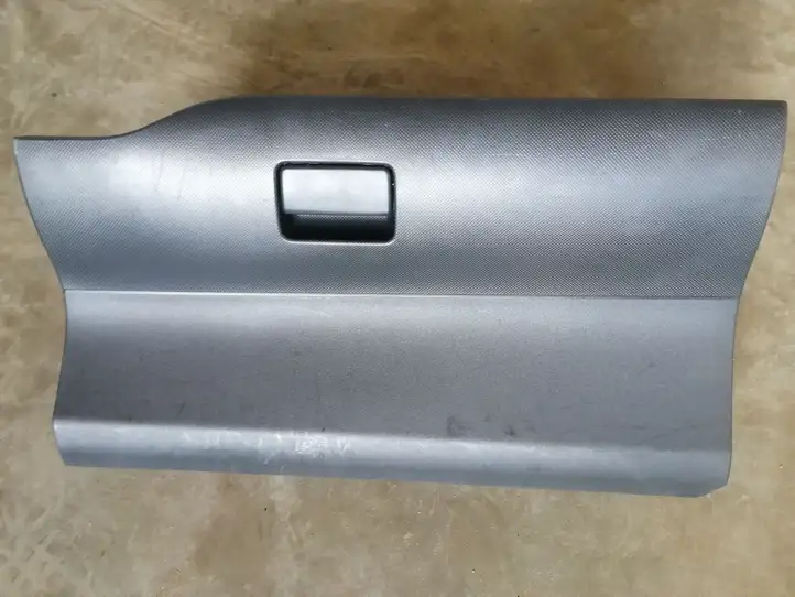 Toyota Auris 150 (2006 - 2012) 5555202100 Рамка бардачка — фото 1