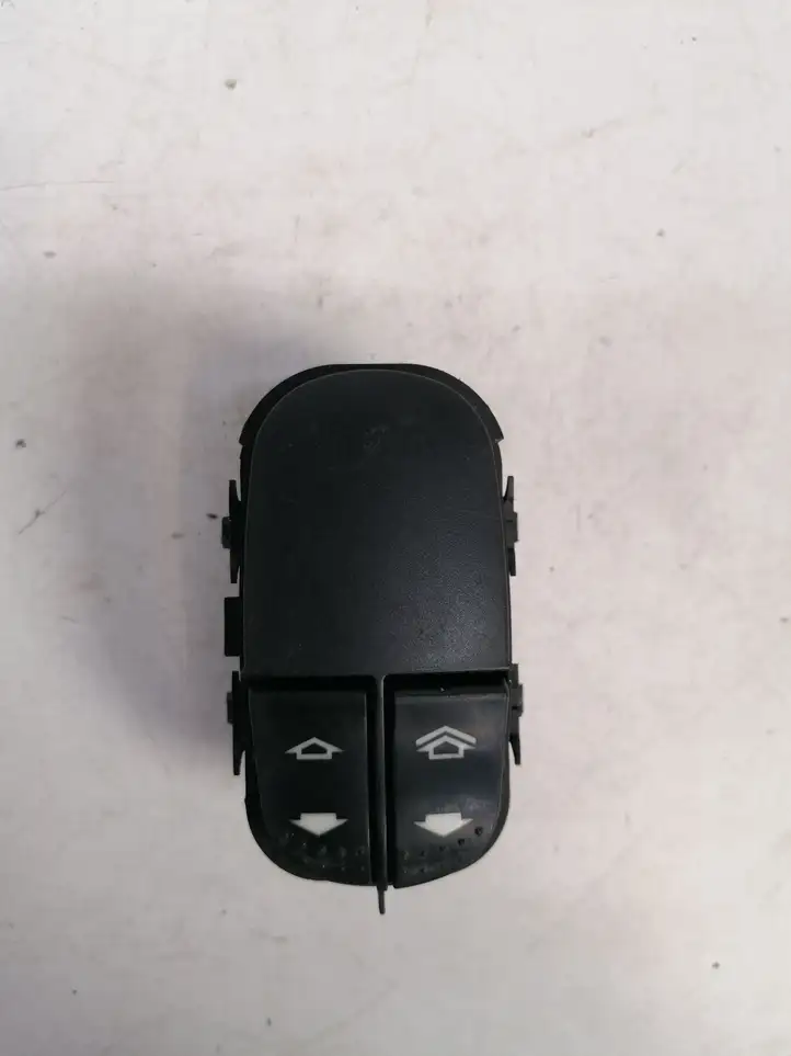Ford Focus (1998 - 2004) 98AG14529AC Кнопка стеклоподъемников — фото 1