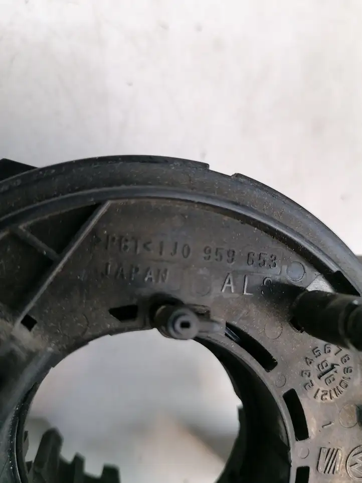Volkswagen Golf IV (1998 - 2005) 1J0959653 Контактное кольцо SRS — фото 3