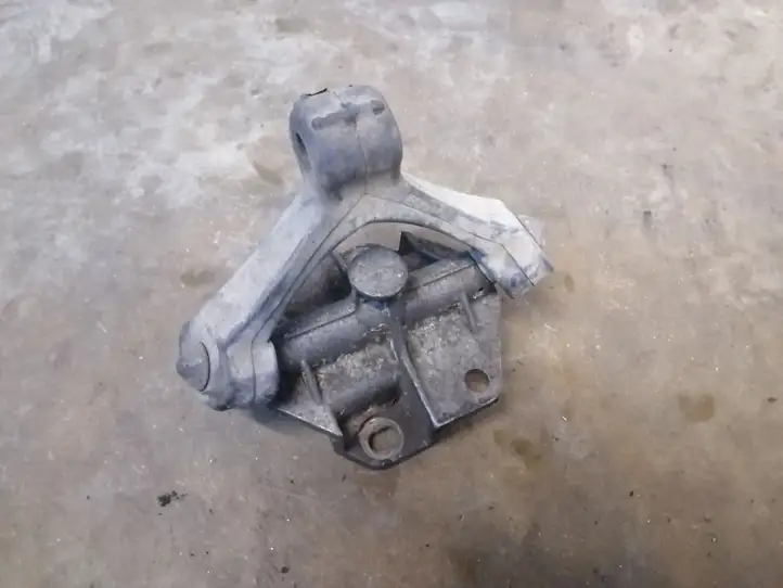 Audi A4 S4 B5 8D (1999 - 2001) 4B0253663D Кронштейн глушителя — фото 1