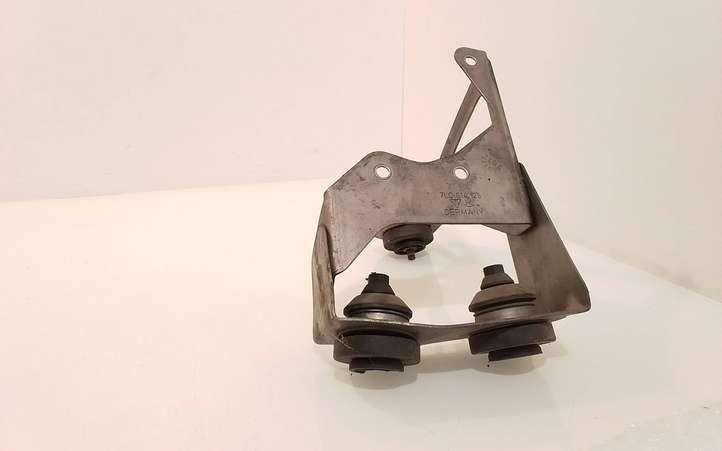 Porsche Cayenne (9PA) (2002 - 2010)  7L0614125 Кронштнйн блока ABS