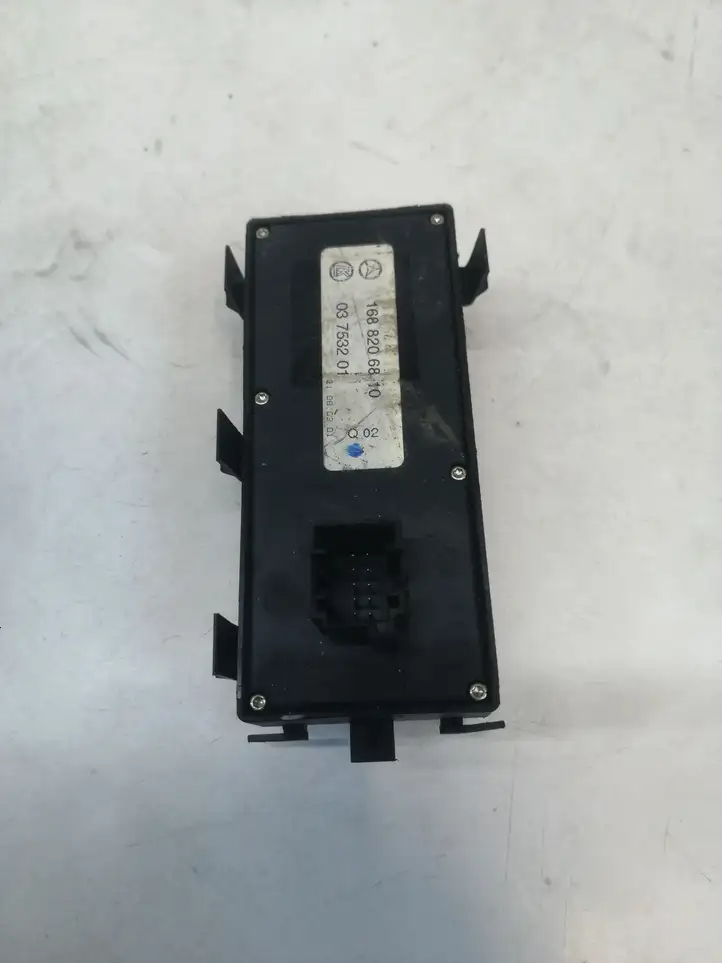 Mercedes-Benz A W168 (1997 - 2004) 1688206810 Блок кнопок стеклоподъемников — фото 2