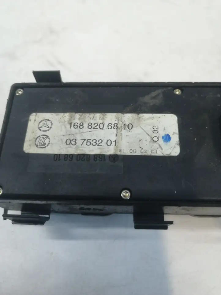 Mercedes-Benz A W168 (1997 - 2004) 1688206810 Блок кнопок стеклоподъемников — фото 3
