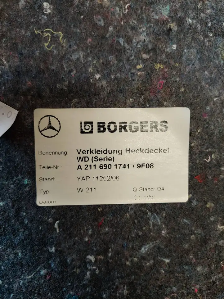 Mercedes-Benz E W211 (2002 - 2009) A2116901741 Комплект обшивки крышки багажника — фото 3