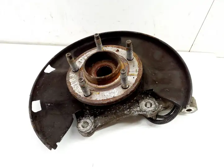 Opel Astra J (2009 - 2012) 13324459 Передний поворотный кулак — фото 1